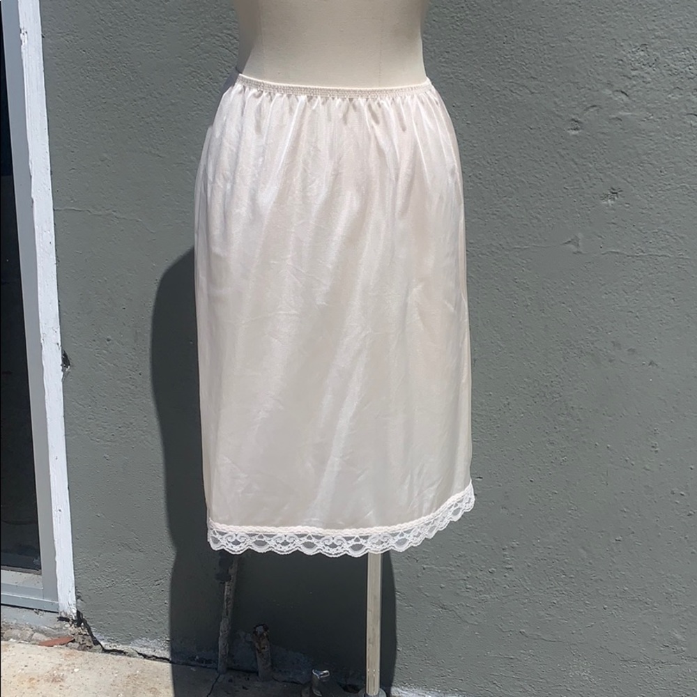 Vintage ivory slip with lace detail